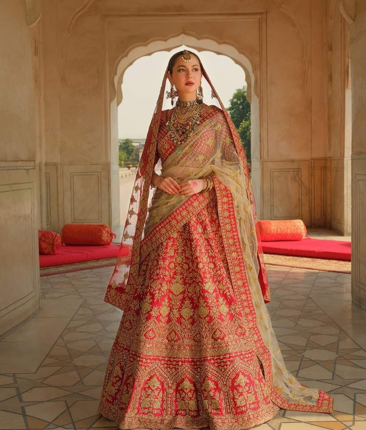 Hania Aamir: The Pakistani Star Who Won Indian Hearts h3