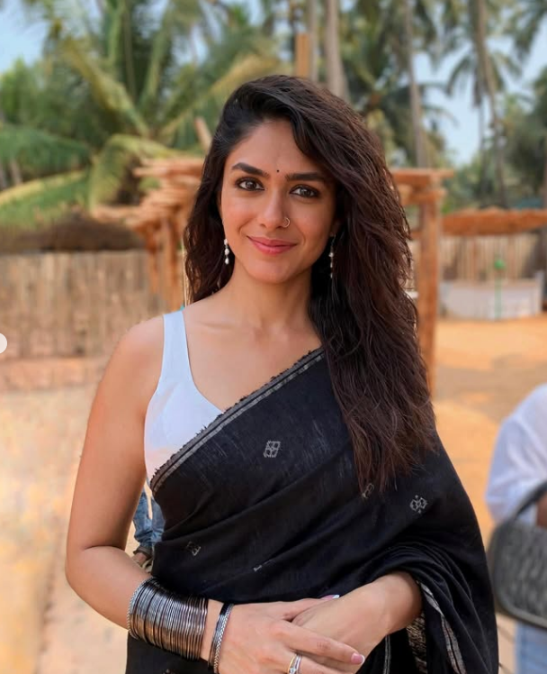 Mrunal Thakur Biography: Age, Height, Movies, Career, Relationships, Net Worth & Latest News (2026) m6